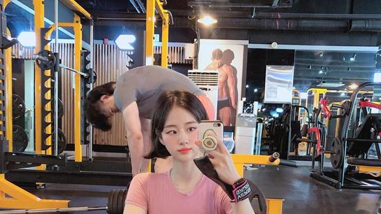 韩国女生组团去健身，果然身材好的人，都喜欢跟身材好的人一起玩