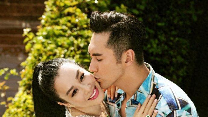 红极一时钟丽缇：带着3个闺女再婚，当男朋友让我一生幸福