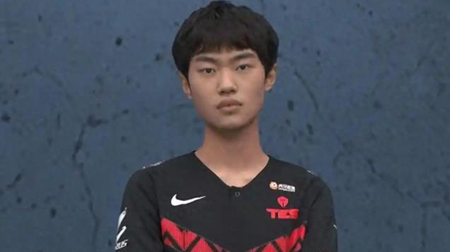 LPL彻底完了，新人体系崩溃！LCK最小选手只有17岁
