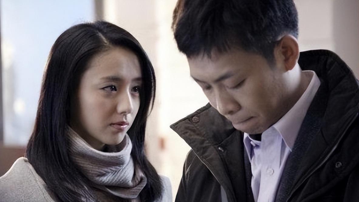 演员张译：娶旺夫的钱琳琳，不惧女方二婚带娃，结婚17年宠妻如宝