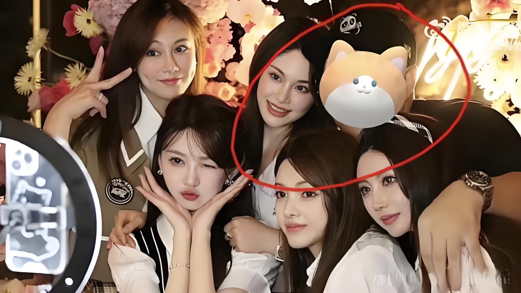 黄轩官宣恋情，女朋友圈粉，知道大家为什么讨厌“网红脸”了吗