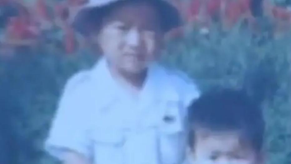 哥哥被爷爷责骂，带着妹妹离家出走，这一走就是17年