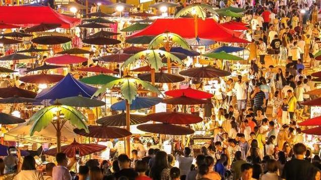 若美国像制裁俄一样制裁中国，中国经济会很快崩溃并引发饥荒吗？