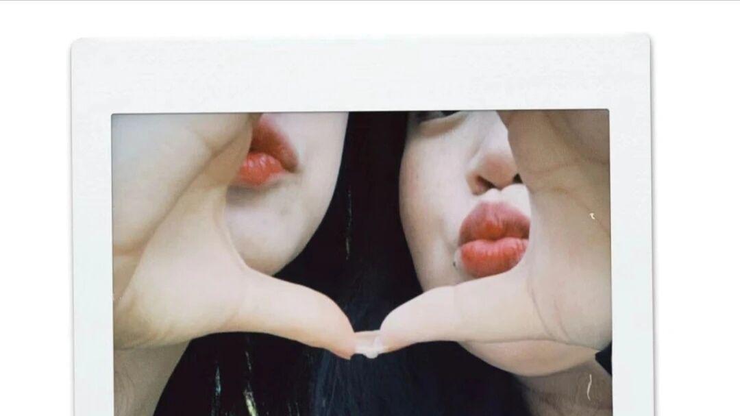 女孩子要么漂亮点那要么努点不要指望别人疼