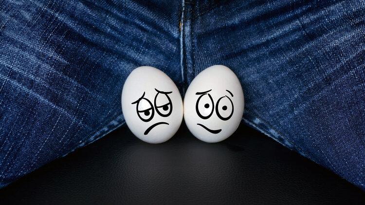 男性的蛋蛋为何一高一低？这么重要的器官为啥不隐藏深一点？