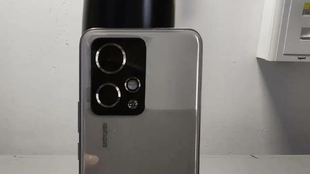 看完荣耀GT配置，还是觉得手上24+1TB的荣耀90GT更良心，性价比高