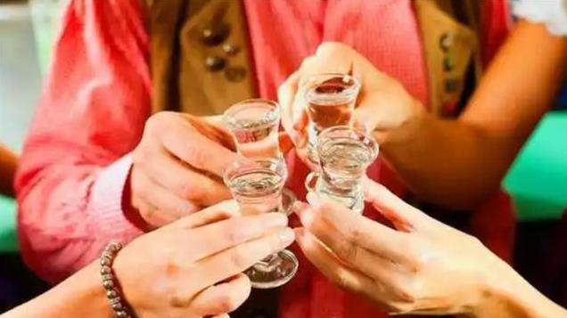 酒局上总词穷？记牢行家这 3 句万能开场白，请客镇场无忧