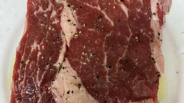 牛肉可以吃三分熟，为什么猪肉却不行？