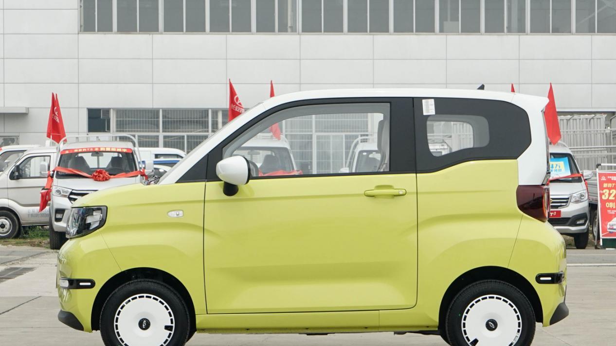 奇瑞新能源-QQ冰淇淋：萌趣纯电，城市出行的甜蜜伴侣