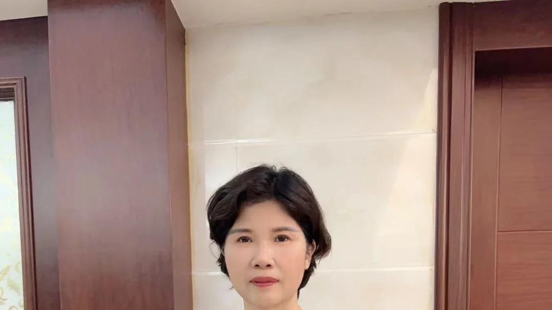 给儿媳看孩子8年，如今亲家要来，儿子却让我回老家租房住，我很伤心