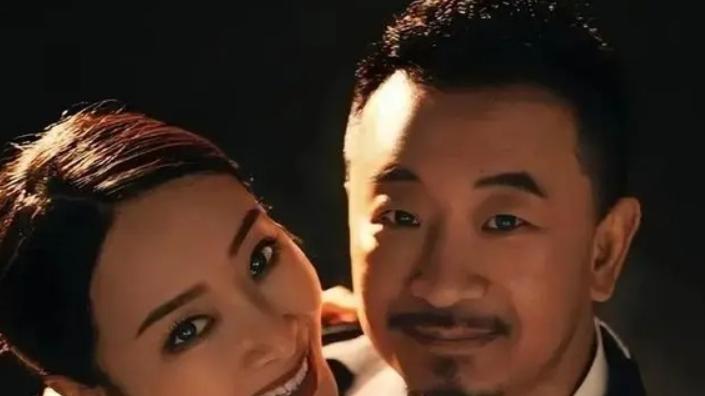 黄海波携曲栅栅庆祝十年婚礼盛典！8岁帅气儿子首次公开亮相，黄磊送祝福助阵