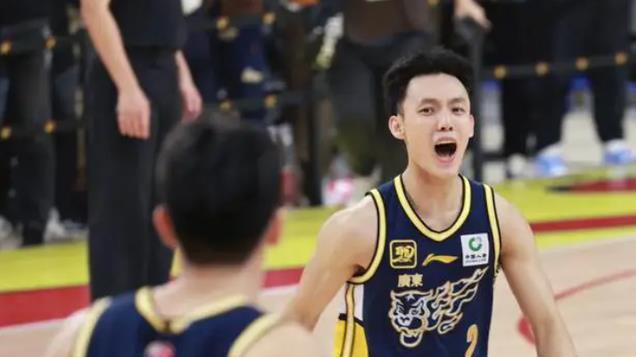 徐杰打出小外援数据，杜锋赛后一语惊人，他很看不惯北京球迷嘘他
