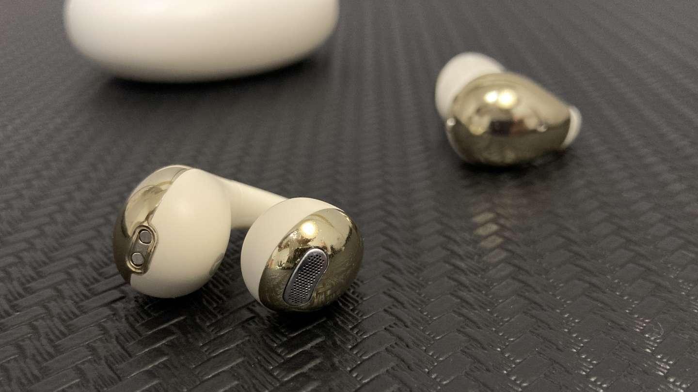 开放式耳夹耳机没有好音质？QCY C30可能会让你刮目相看