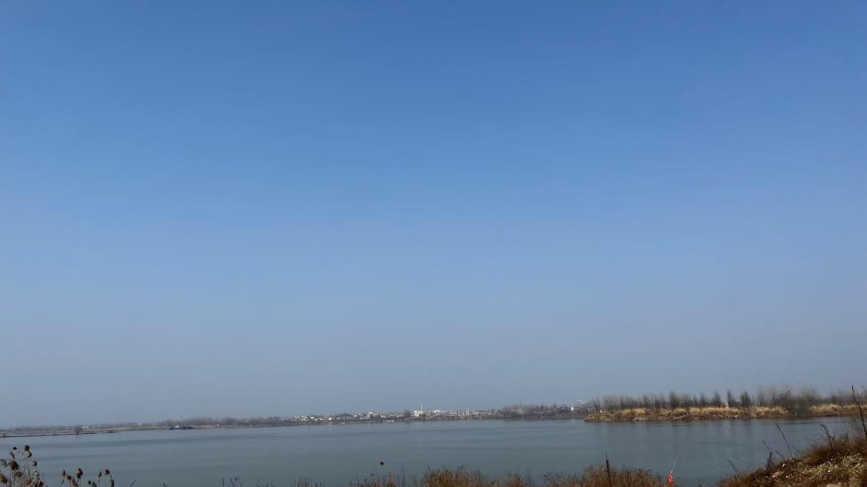 大海上的帆船，是在风之精灵中跳舞的花瓣