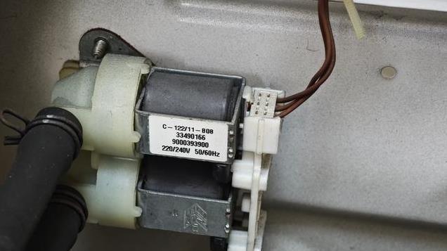 买洗衣机别忘了选排水，「上排水VS下排水」，一字之差区别巨大