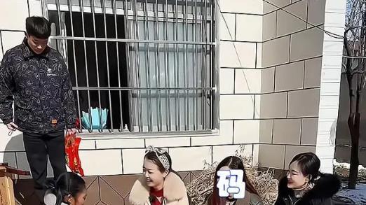 二婚女相亲，四五个小伙排队等：比年轻时还抢手