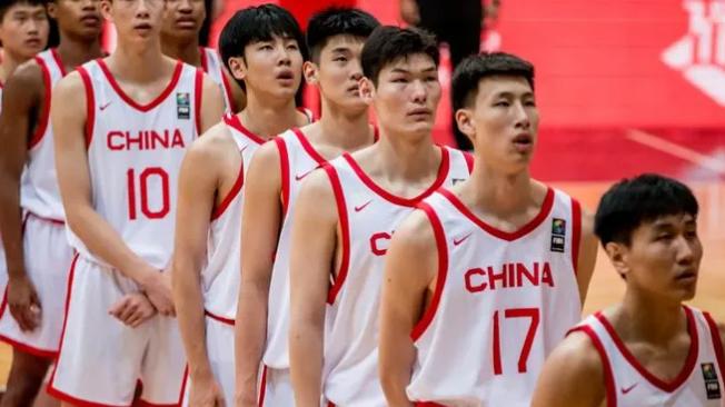 0.2秒逆转绝杀日本！勇夺第一！男篮还有戏！