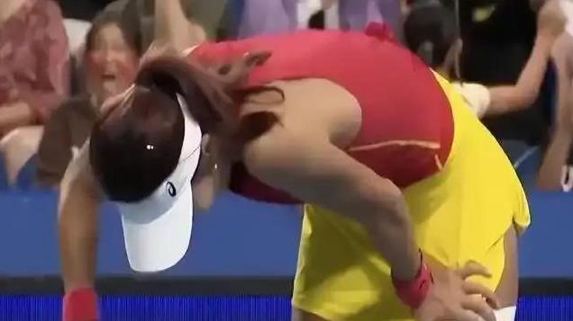 【惊艳逆转】高馨妤2-1击败德国冠军西格蒙德，联合杯“破茧成蝶