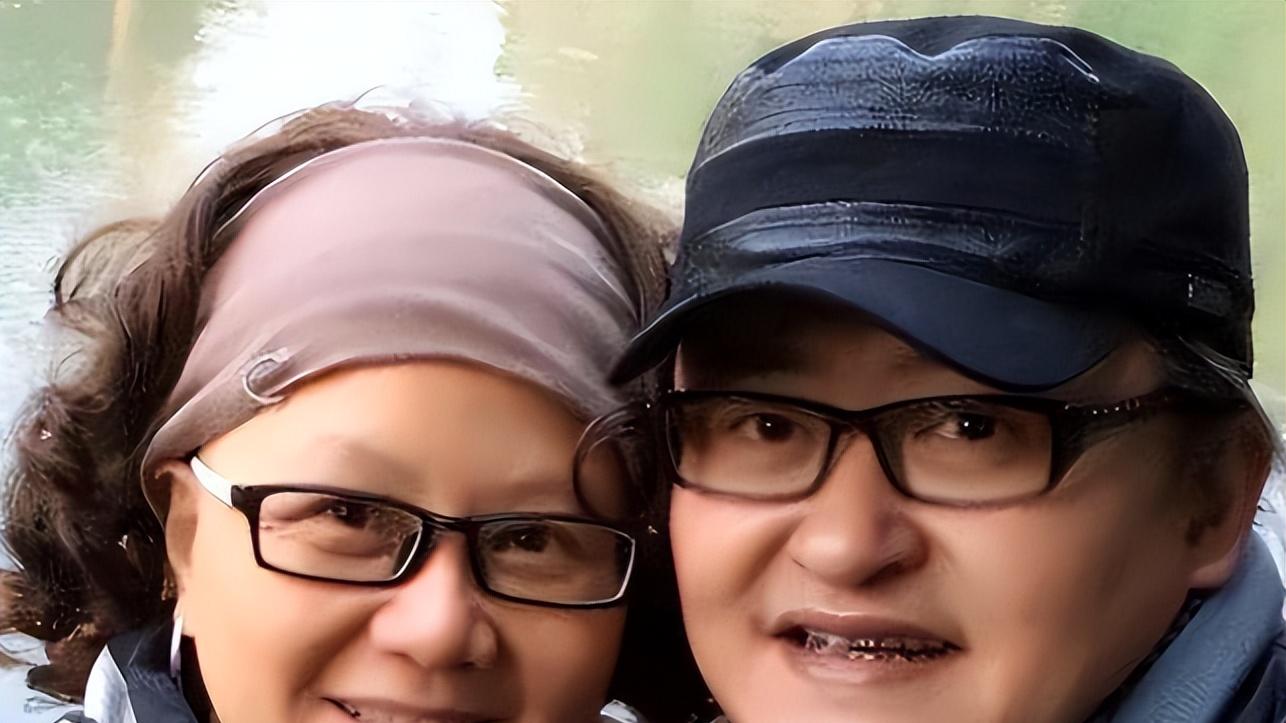 61岁刘欢近况堪忧：满头白发，嗜酒如命，确诊
