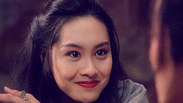 朱茵：住在深山破屋，开97年旧车，成为了娱乐圈的李子柒