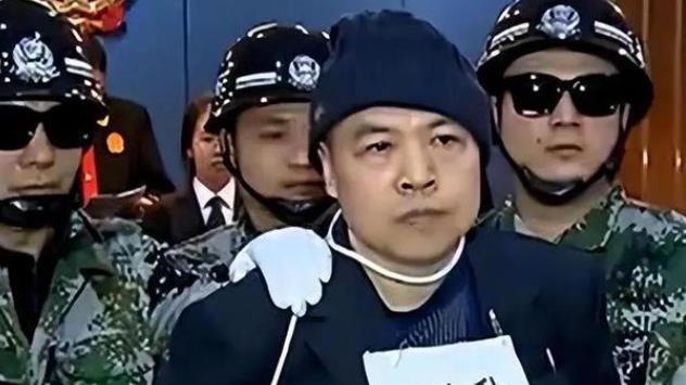 济南1996年水泥封尸案：尸体藏在居民楼，一家人与5具尸体同处6年
