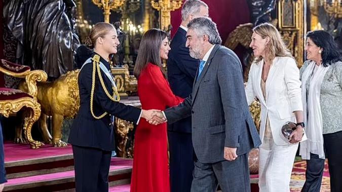 欧洲最美公主莱昂诺尔遭到轻视！