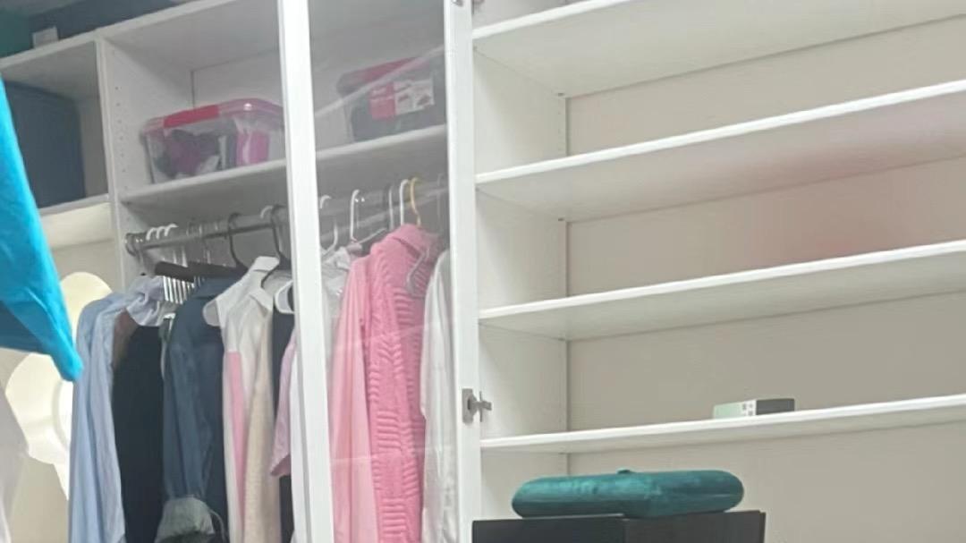 刘雨欣在在洛杉矶家被偷空，网友感慨还是中国安全呀！