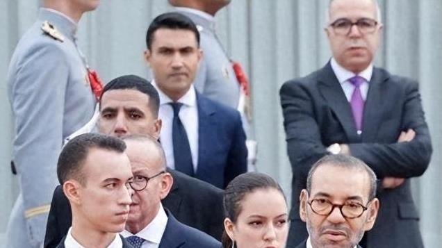 17岁摩洛哥公主：深藏4年露面，母亲绝美王妃，她没能继承美貌