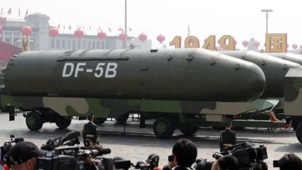 中国反将美国一军，提出核武器新规，5大国一起签，美方骑虎难下