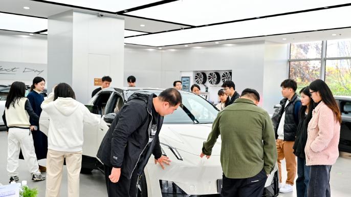 领克Z20不仅有颜值，在动力驾控也是“满分”