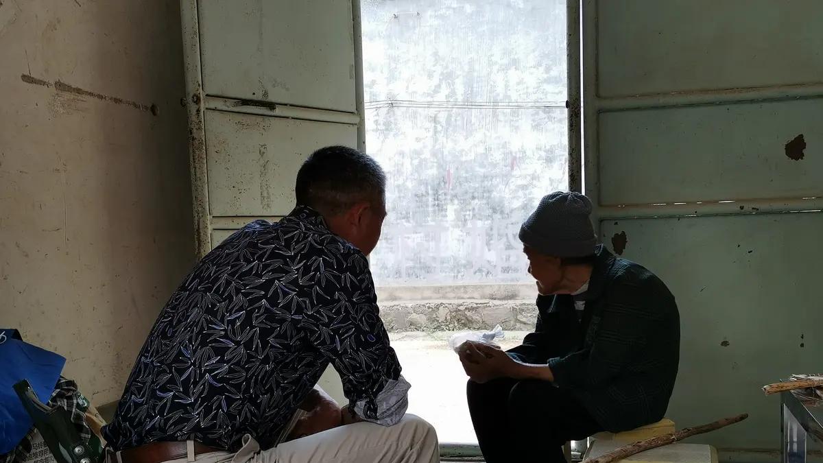 藏在农村的“一方草药”和周边“腰突百姓”的百年缘分