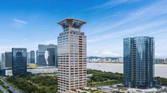 浙江最大的十个工厂 1、吉利控股集团 2、青山控股集团