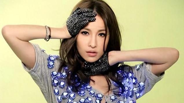 这一次，“纵欲过度”的萧亚轩，终于为她的荒唐行为付出了代价！