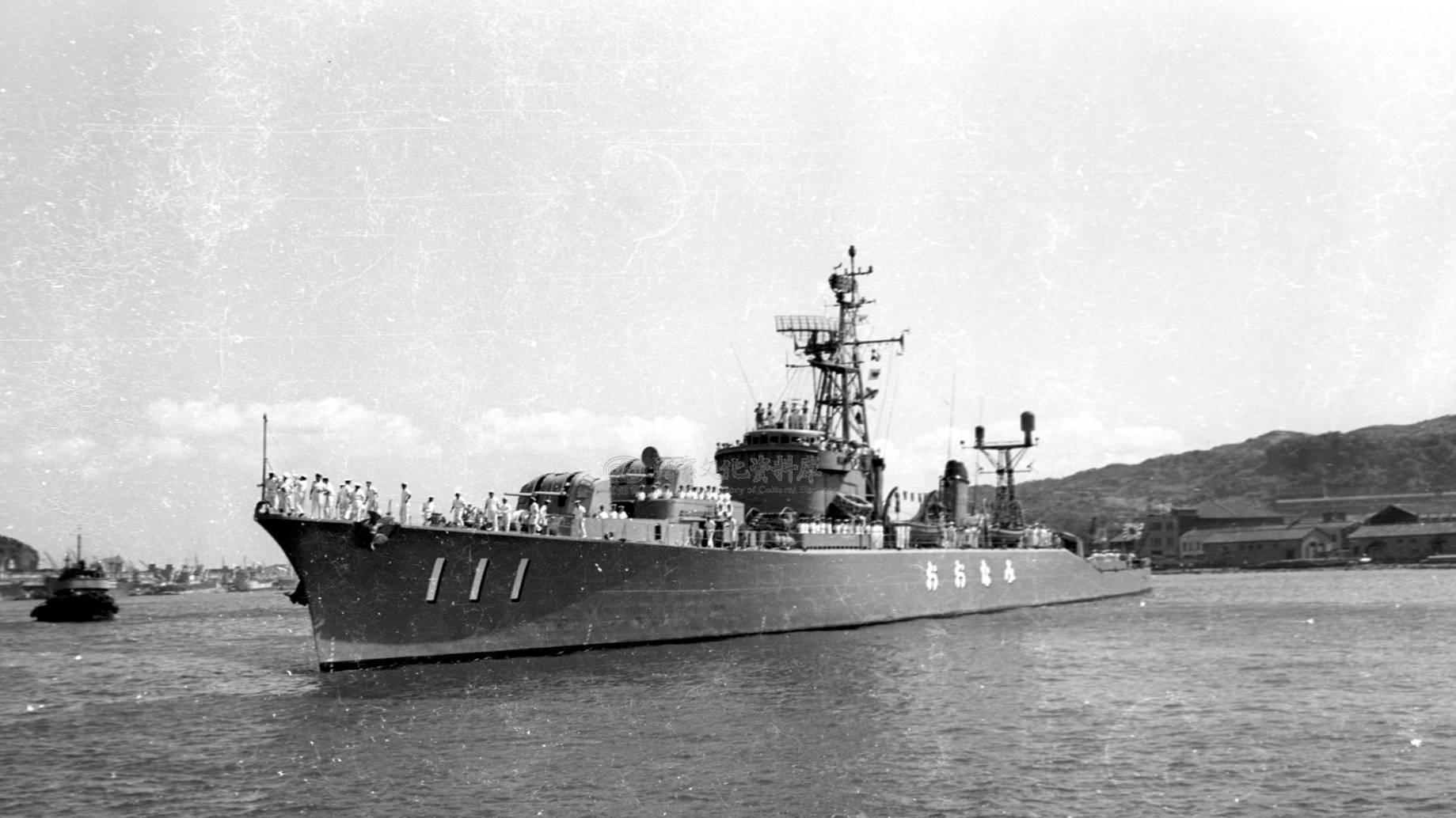 国民党下士胆大包天，开着海军中将座舰来投诚，后享受什么待遇？