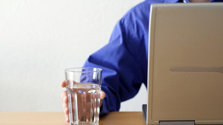 世卫组织呼吁：停止使用电热水壶，否则会诱发癌症？告诉你真相！