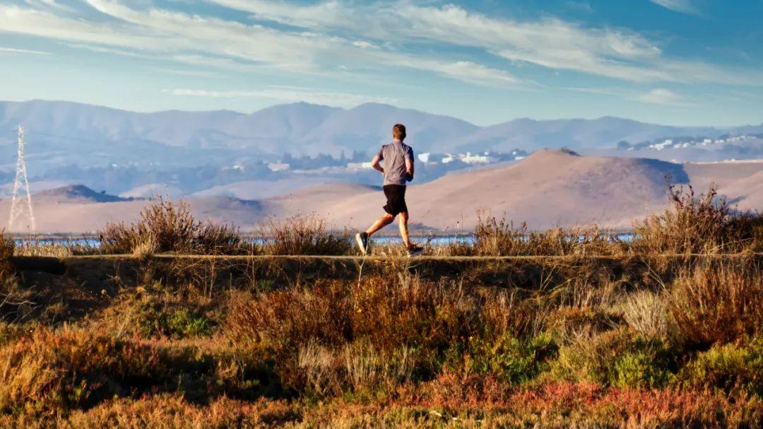 为什么跑得慢反而膝盖会痛？