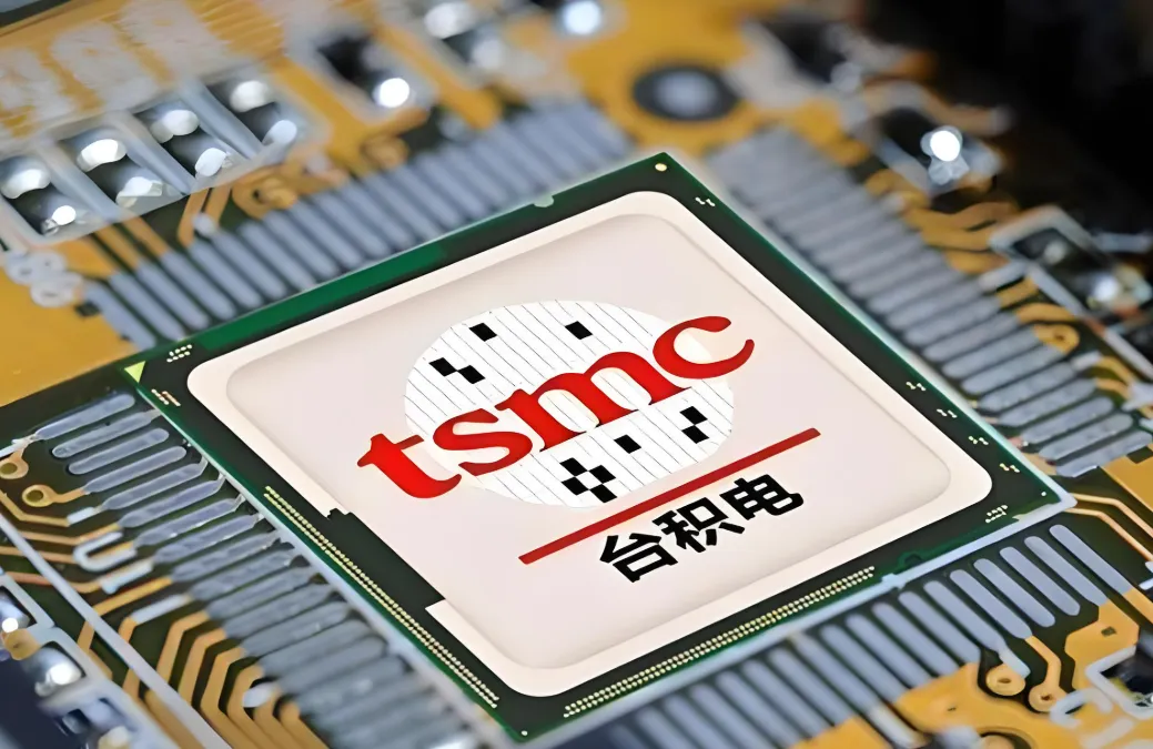 每日十评！特朗普称“对TikTok有好感”、阿里把银泰卖了