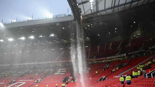 曼联球迷怒批拉特克利夫：身价230亿英镑却削减4万英镑慈善捐款