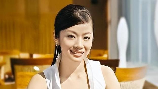 事实证明，瑞幸咖啡老板娘曾子墨！确实是凤凰卫视嫁的最好女主持