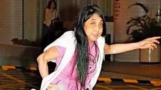 比同父异母幼妹大52岁，白富美何超英却疯癫，死后连墓碑都没