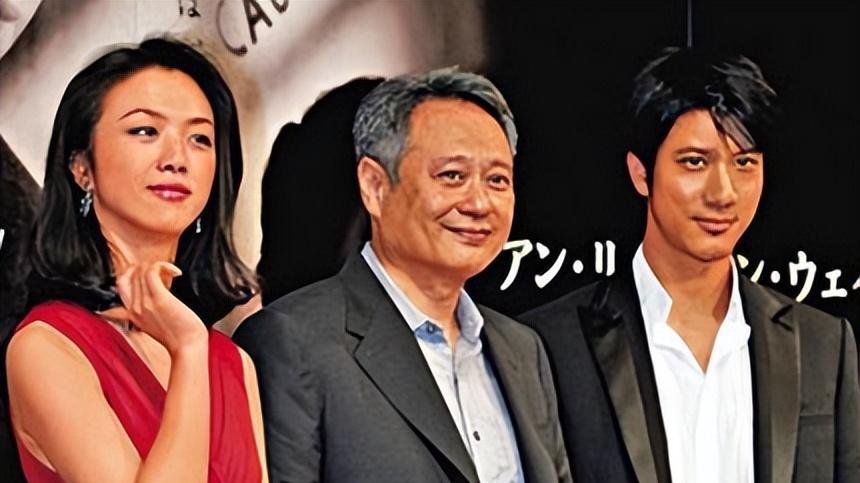 剧中周迅、陈红对他一见倾心，一生未婚，如今64岁在乡下养猫种花