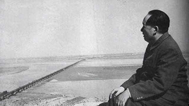 天安门上的毛主席像会挂多久？早在1980年时，邓小平便做出了解答