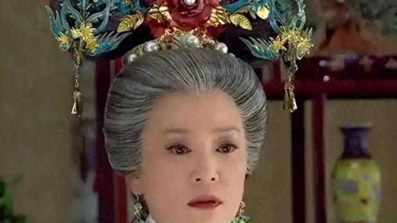 81岁的乾隆皇帝忽然下旨，让78岁的愉妃侍寝，太监：绿头牌早没了