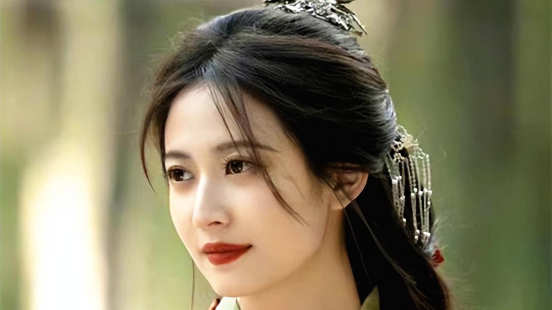 娜扎演姐姐，陈钰琪客串，丁笑滢演恋人？