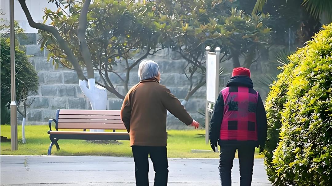 人去户销，社保局不会主动告诉你的秘密，养老金医保不能丢。