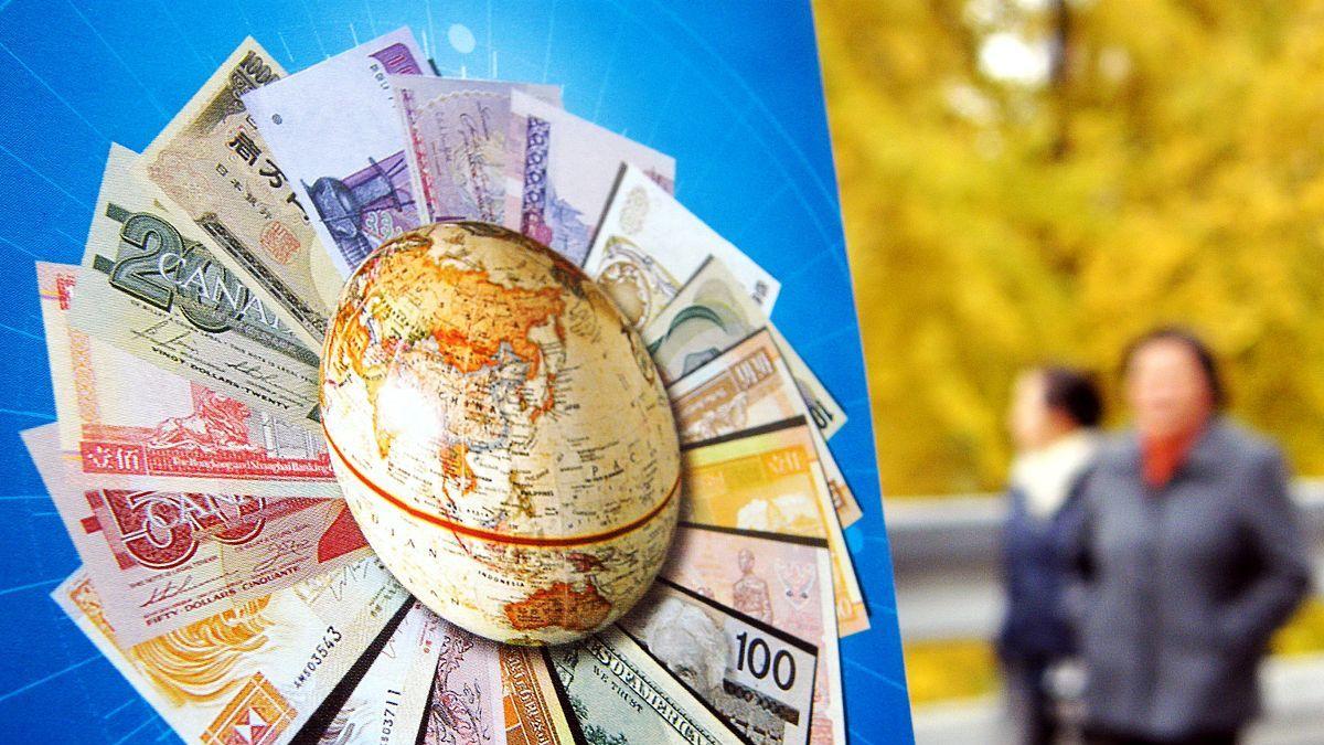 前重庆市长：推动人民币国际化非取代美元世界地位