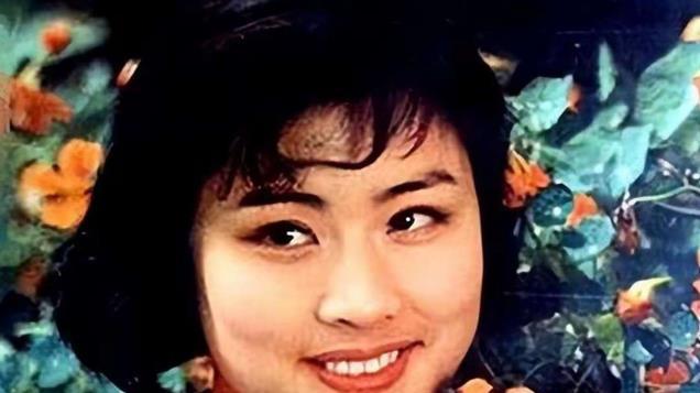 她曾齐名刘晓庆，一婚嫁“武松”，二婚成了杜淳后妈，余生搞事业