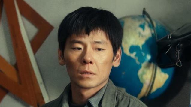 才播了4集，就冲上热度第一，终于有一部悬疑剧能让人熬夜狂追了
