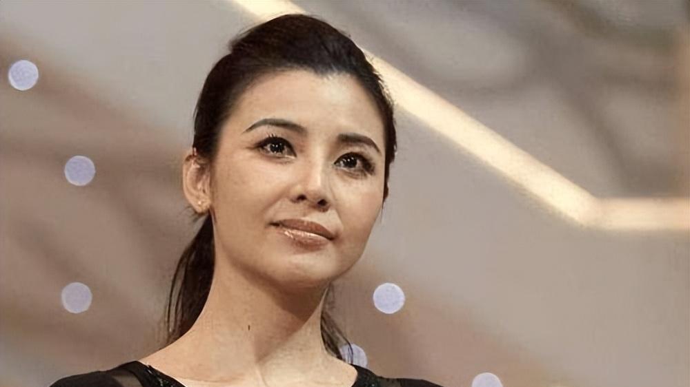 “问题少女”蒙嘉慧：5分钟撕掉三级片标签，战胜双琪拿下郑伊健