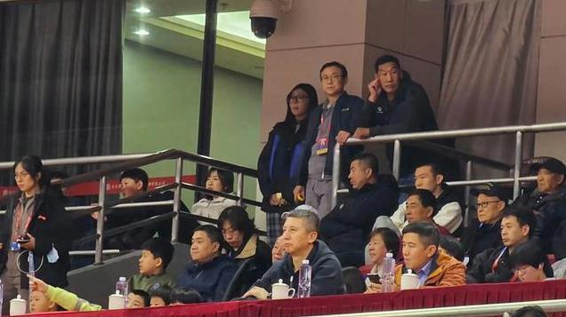 山东击败青岛，听听邱彪和刘维伟怎么说，媒体专家质疑裁判？